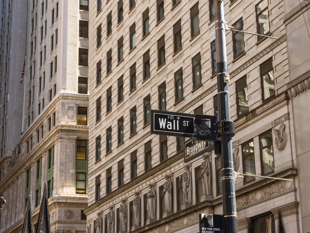 Photo of wall street street sign